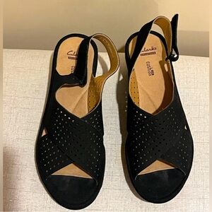Clarks Black Open-Toe Sandals with Slingback Strap, Size 9.